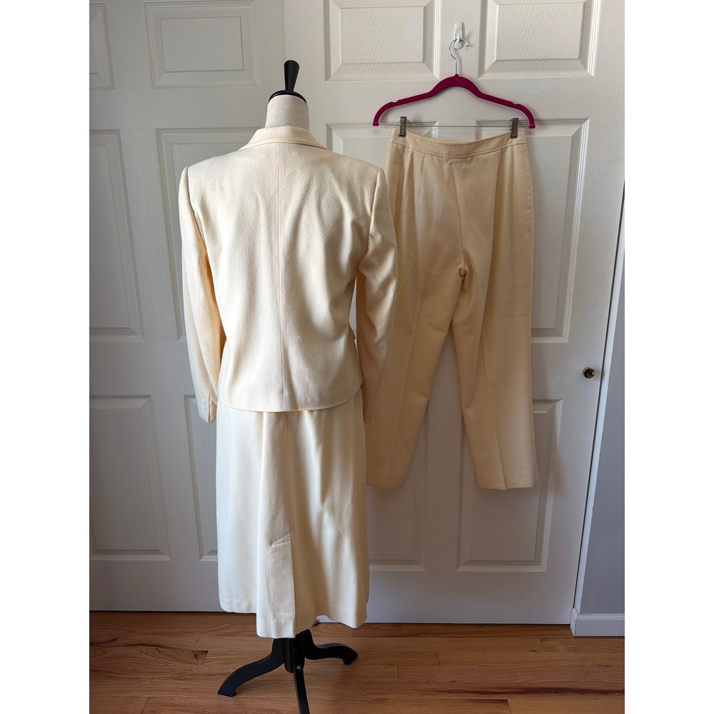 Evan Picone 3pc Suit Set Women 8/10 Cream Wool Blazer Skirt Pants Vintage USA - Picture 2 of 16